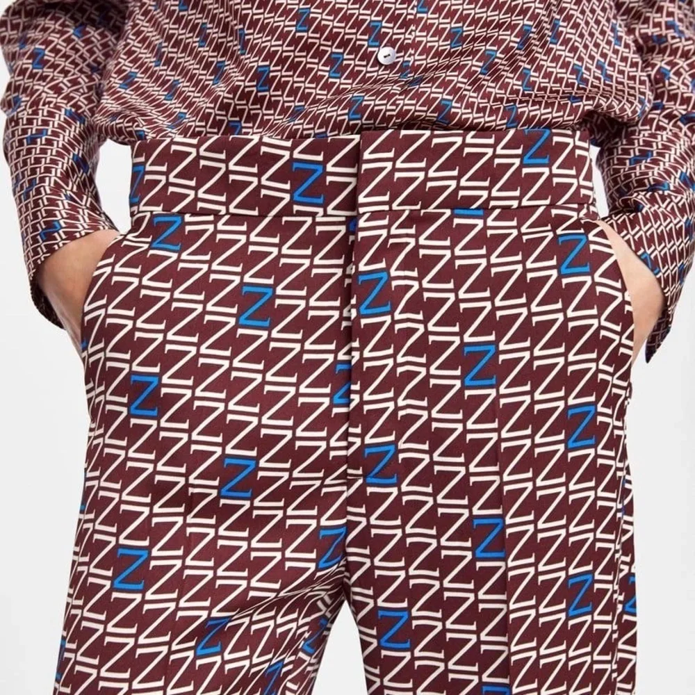 NWT ZARA All Over Z Logo Cropped Pants size L